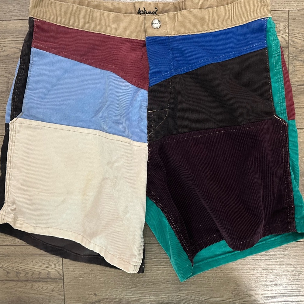 Vintage Sundek size 28 corduroy shorts